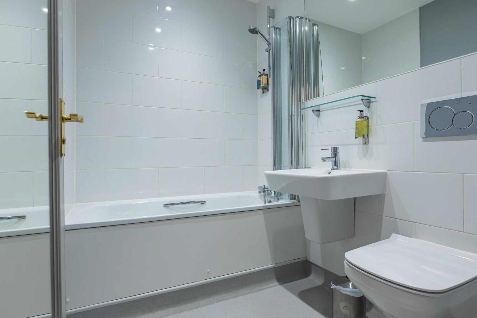 Blue Boar Hotel Maldon Quarto foto