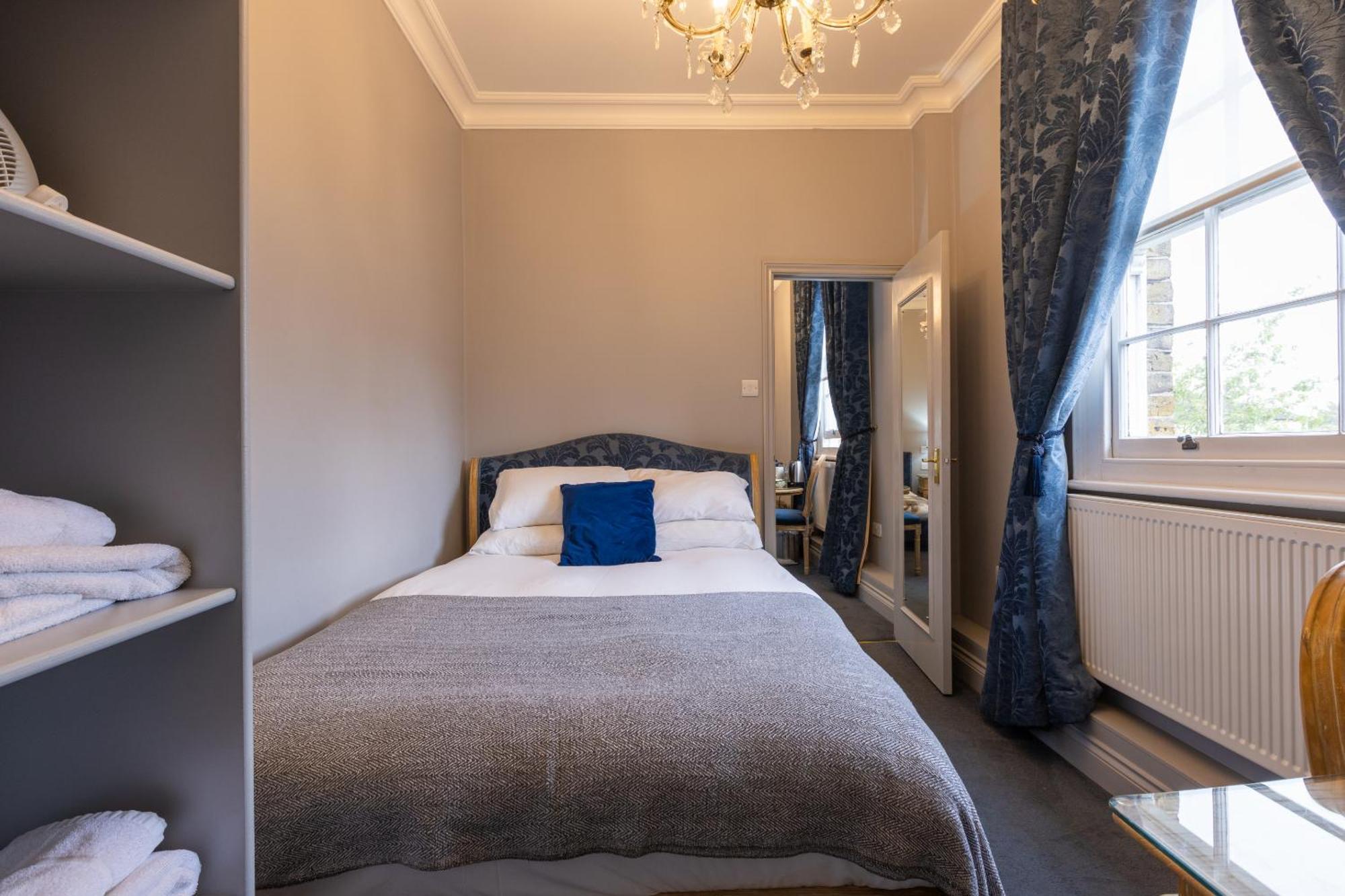 Blue Boar Hotel Maldon Quarto foto